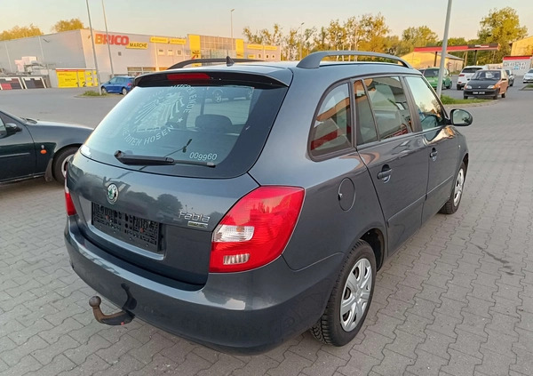 Skoda Fabia cena 12900 przebieg: 251699, rok produkcji 2010 z Dębno małe 436